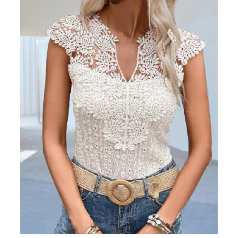Emma – Top trendy in pizzo con scollo a V e maniche a cappuccio