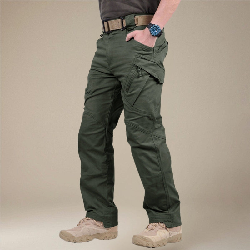 Pantalon cargo slim homme avec multiples poches