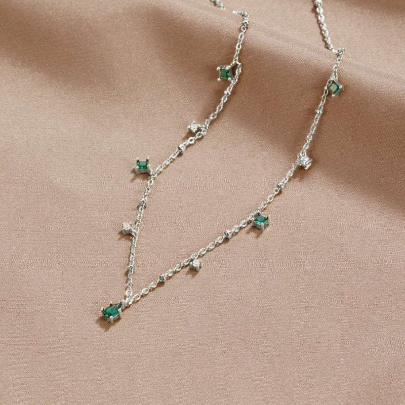 Maren – Classic necklace with geometric stone accents and adjustable fit