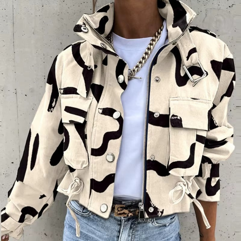 Hailee - Manteau à manches longues avec boutonnage et plusieurs poches poitrine