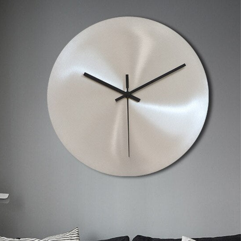 TijdHalo – Ronde Stalen Wandklok met Stil Uurwerk en Strak Design