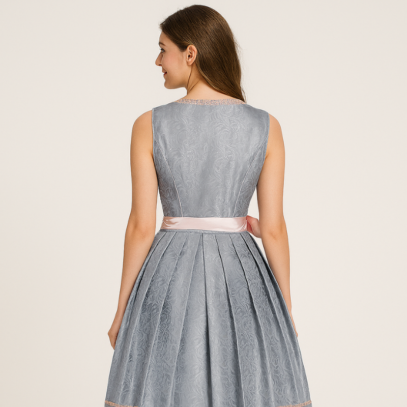 Althea – Sleeveless Dress with Square Neckline and Lace Collar