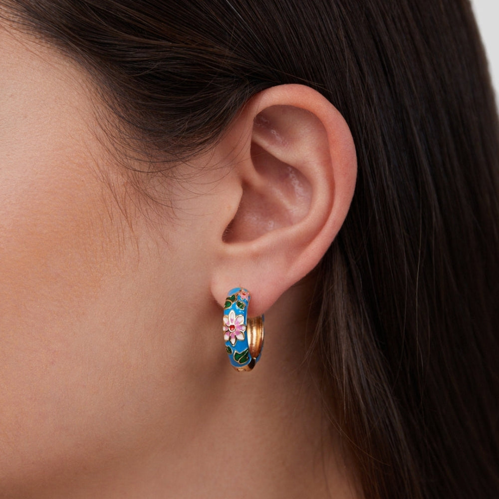 Fiona - Delicate hoop earrings with vibrant floral details and round design