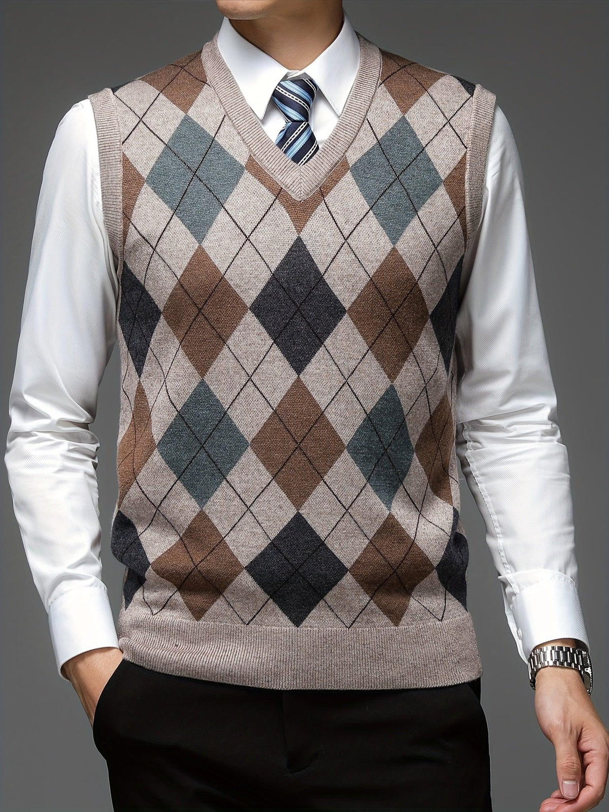 ArgyleVest – Sleeveless V-Neck Knit Pullover with Geometric Argyle Pattern