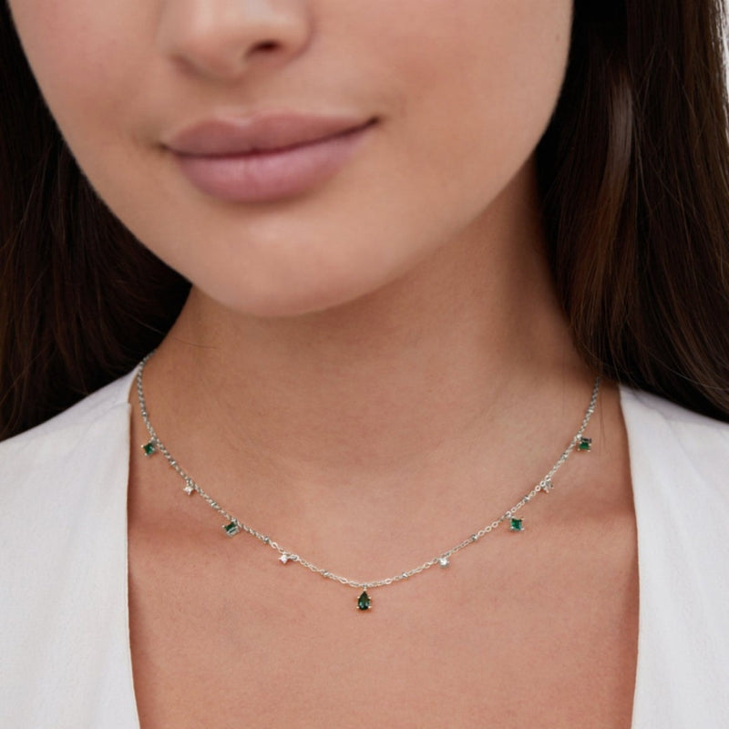 Maren – Classic necklace with geometric stone accents and adjustable fit