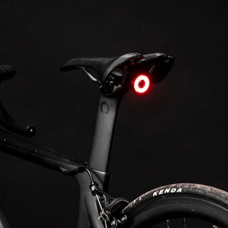 CycleGlow - Fietsen Achterlicht met Remdetectie en USB Oplaadbaar Ontwerp