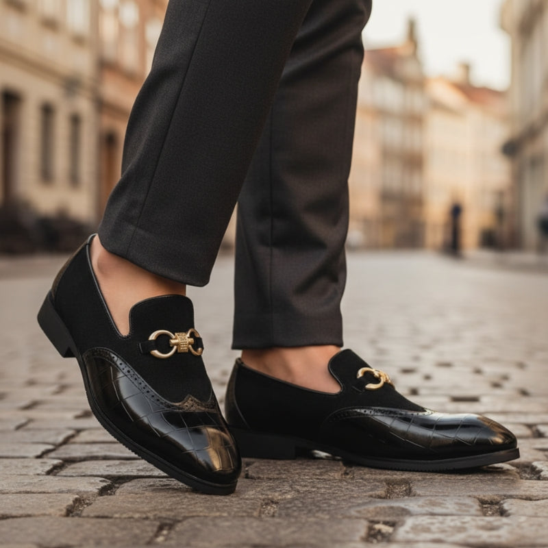 Ashton - Buty z antypoślizgową podeszwą i ozdobną klamrą