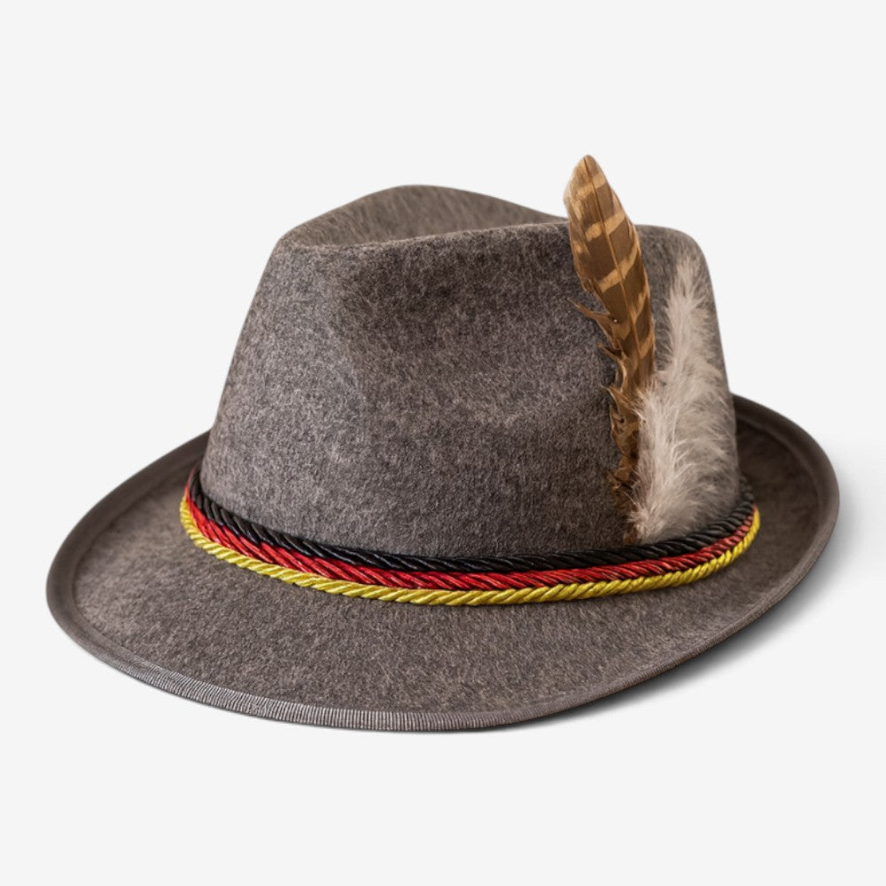 Oktora – klobouk na Oktoberfest s ozdobnou stuhou a pevně tvarovanou krempou