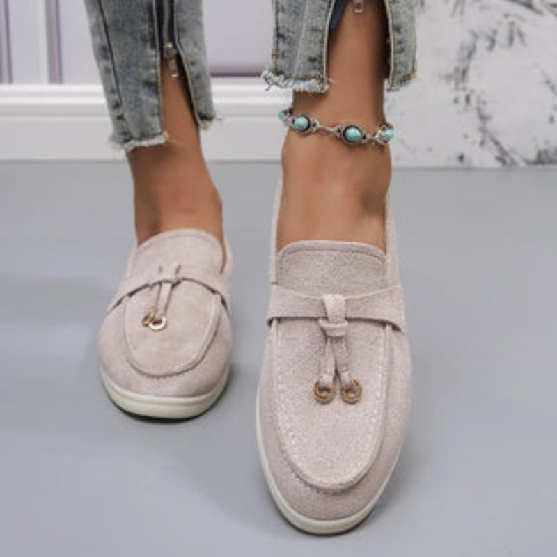 Tasha – Classic casual loafers with rounded front and neat decorative band