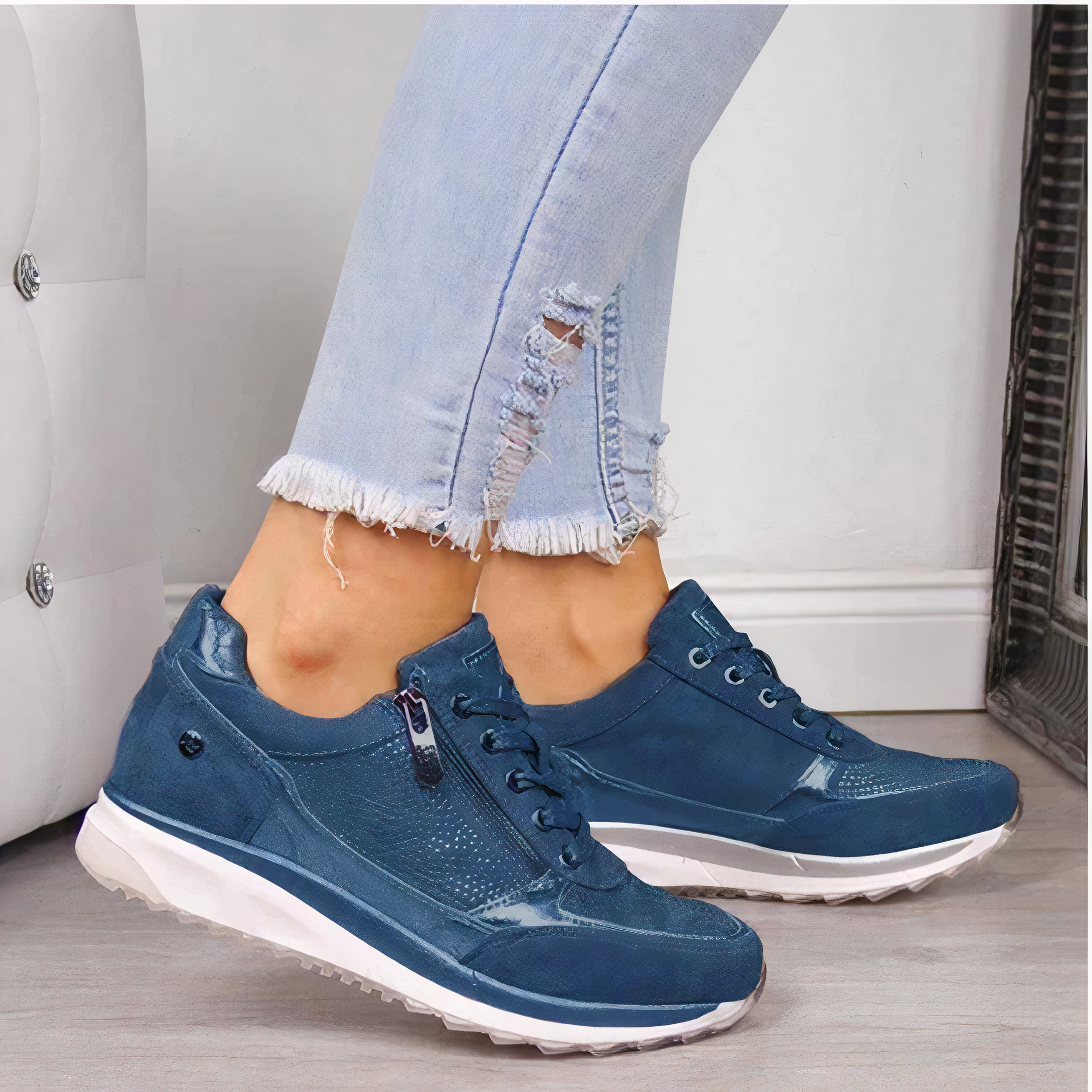 Ava - Stylish Sneakers with Laces and Zipper