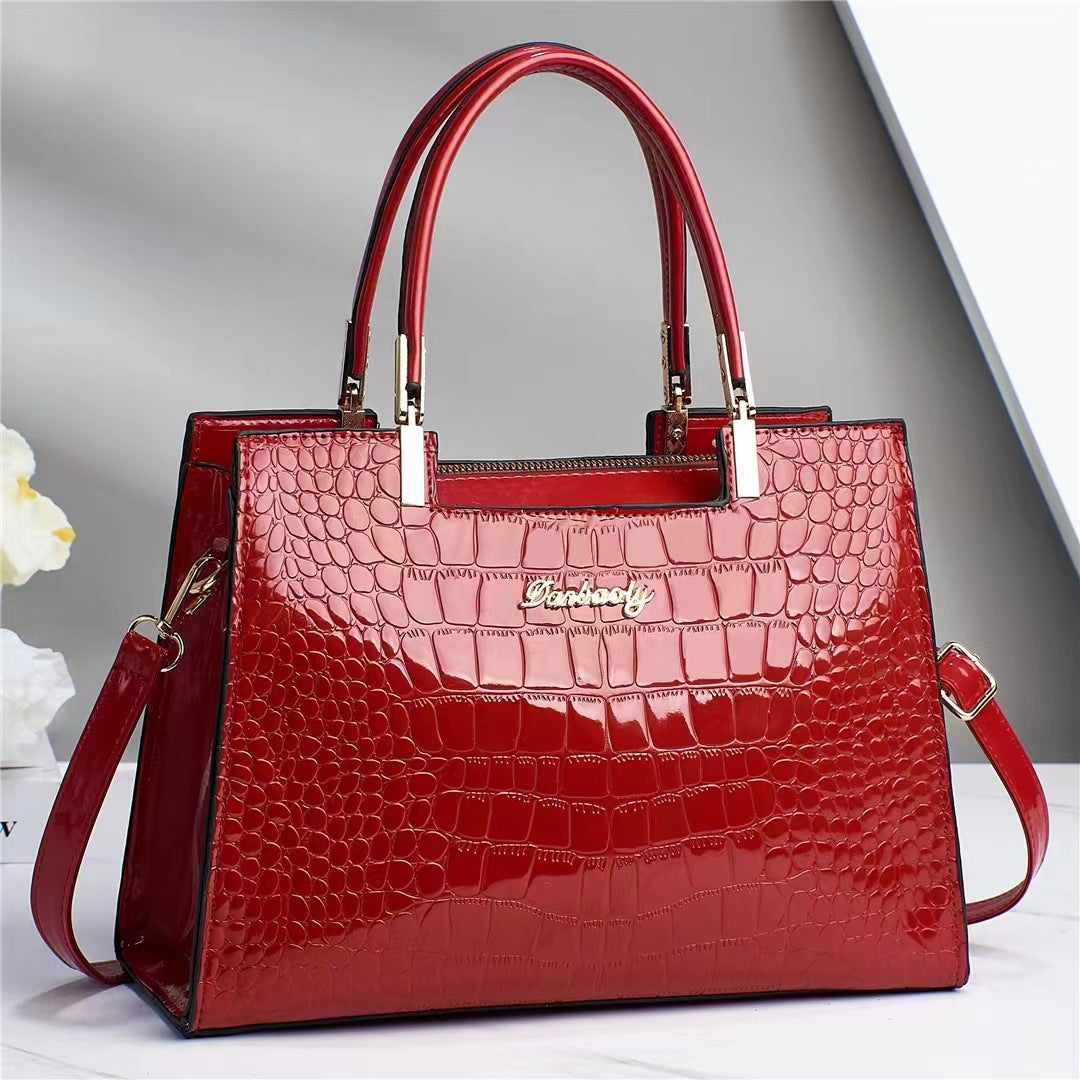 Delilah - Geantă elegantă cu model de piele de crocodil și design premium