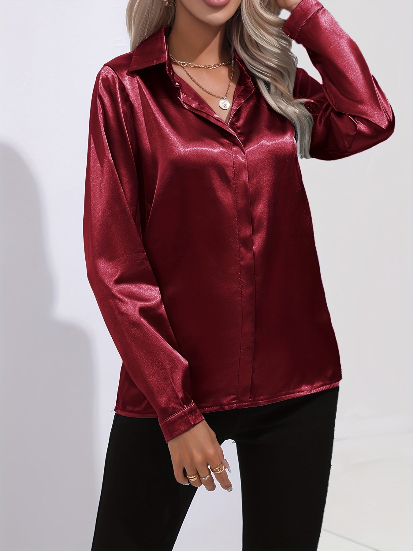 Leona - Camicetta casual in raso con lucentezza raffinata