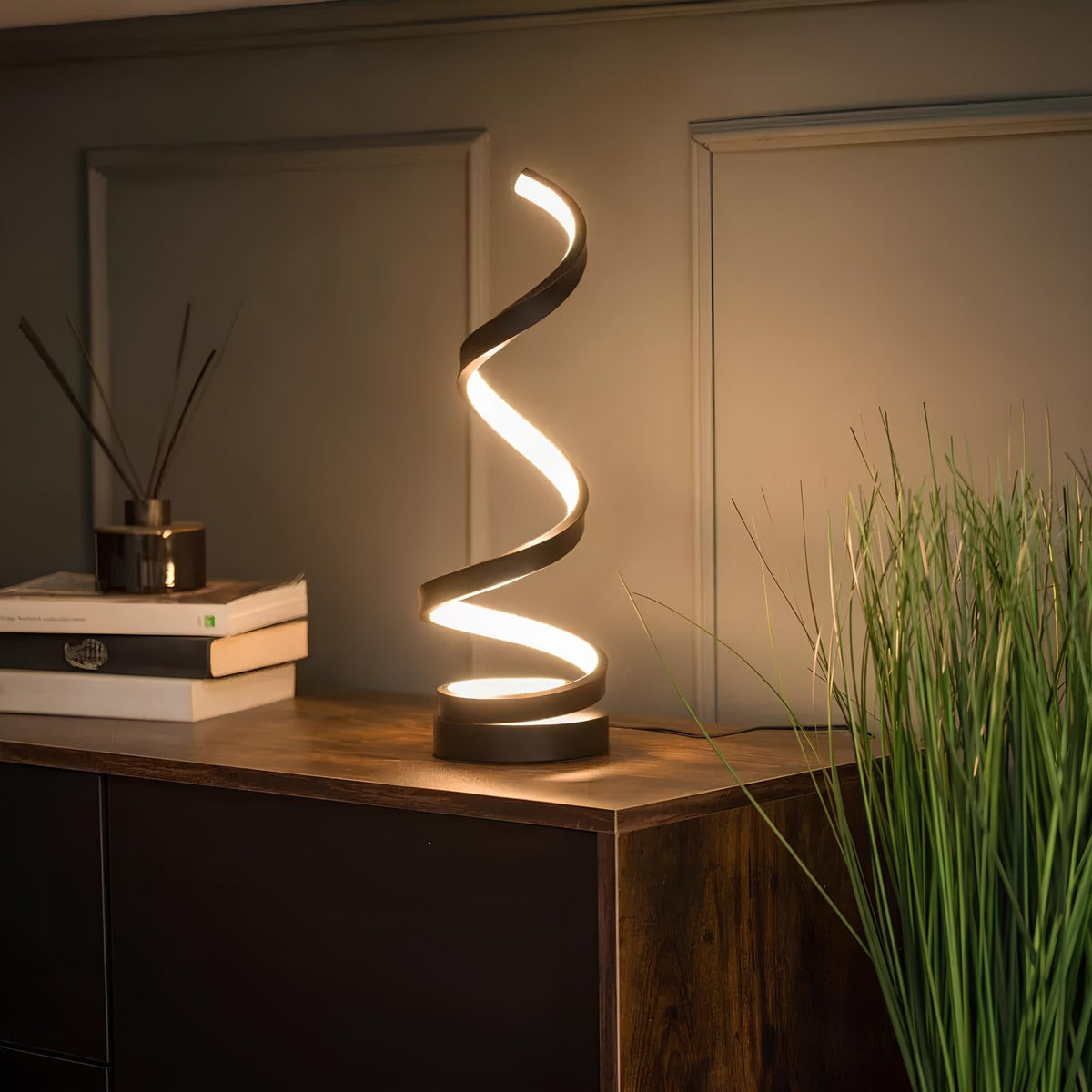 TwistGlow - Spiralna lampa stołowa z regulowanym oświetleniem