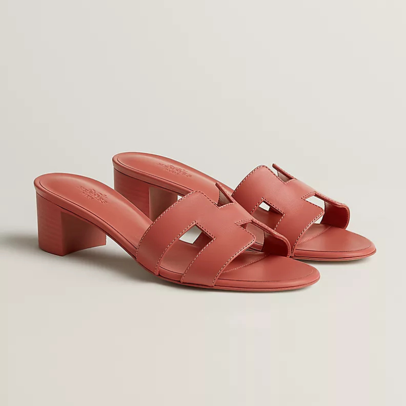 Sandali da donna con tacco quadrato e design slip-on