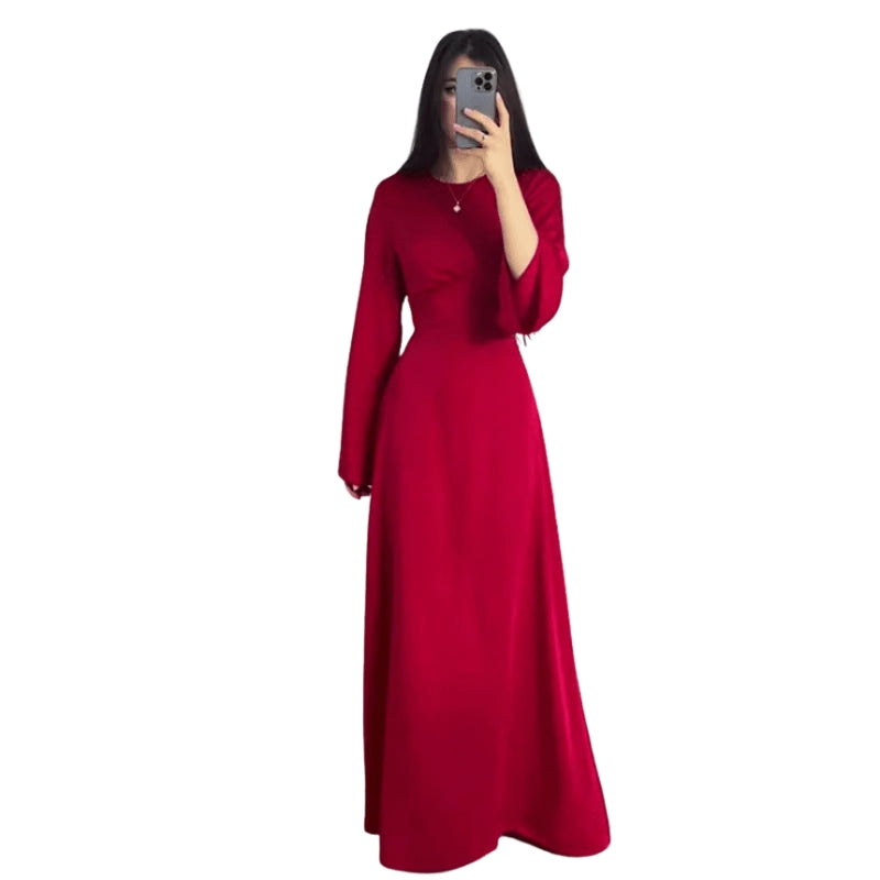 Emily – Modern Maxi Dress with Long Sleeves and Round Neck
