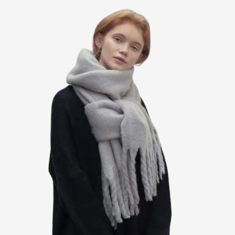 Zoe – Large Scarf with Decorative Tassel Design