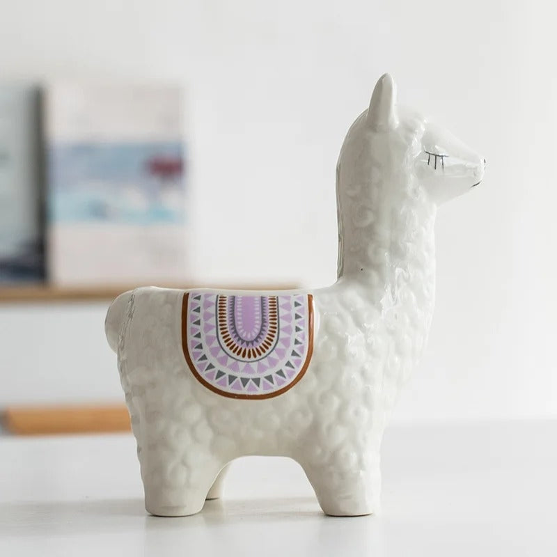 GlowLend – Alpaca shaped flower pot for playful decor