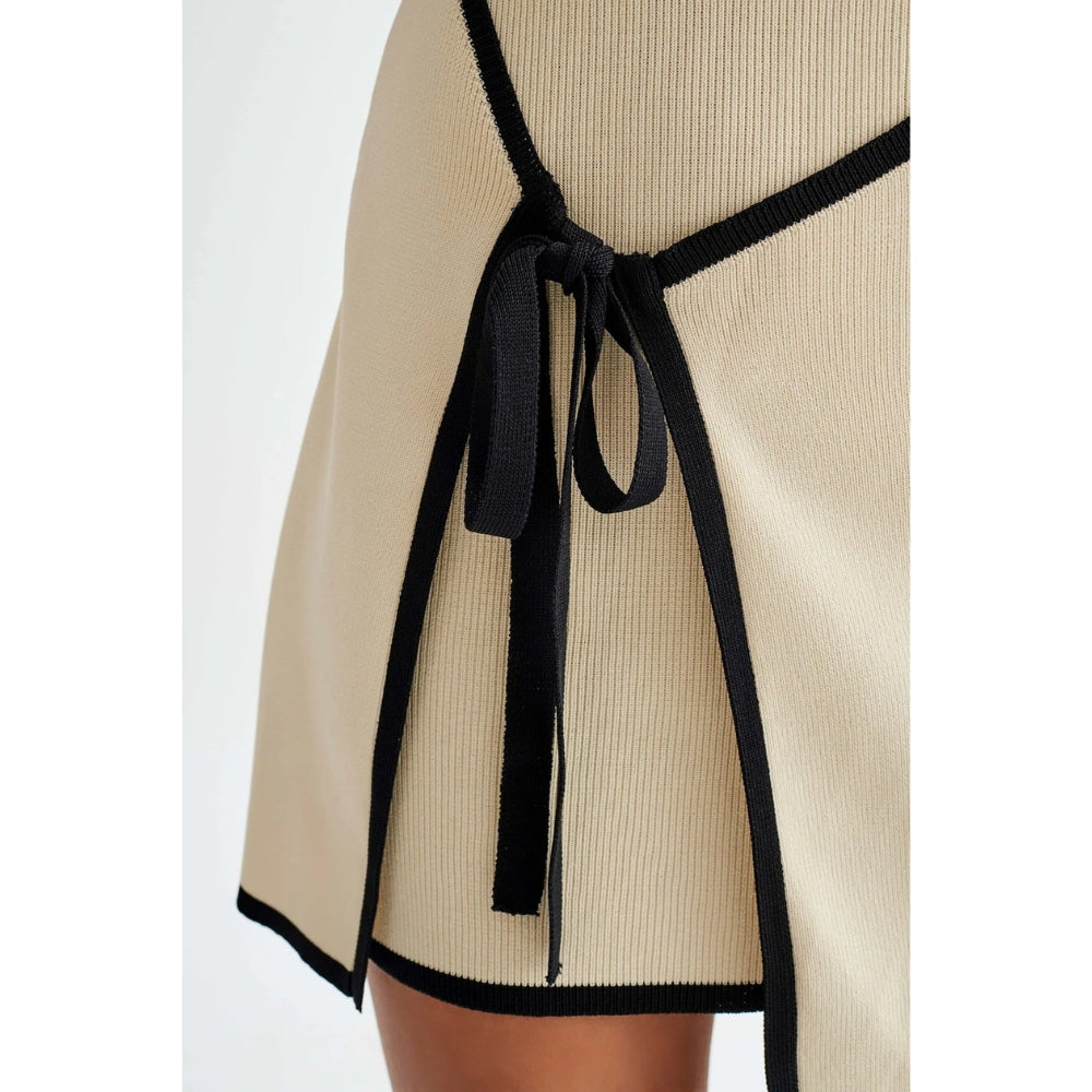 Siena – Mini-robe bustier avec ceinture à la taille et ajustement réglable