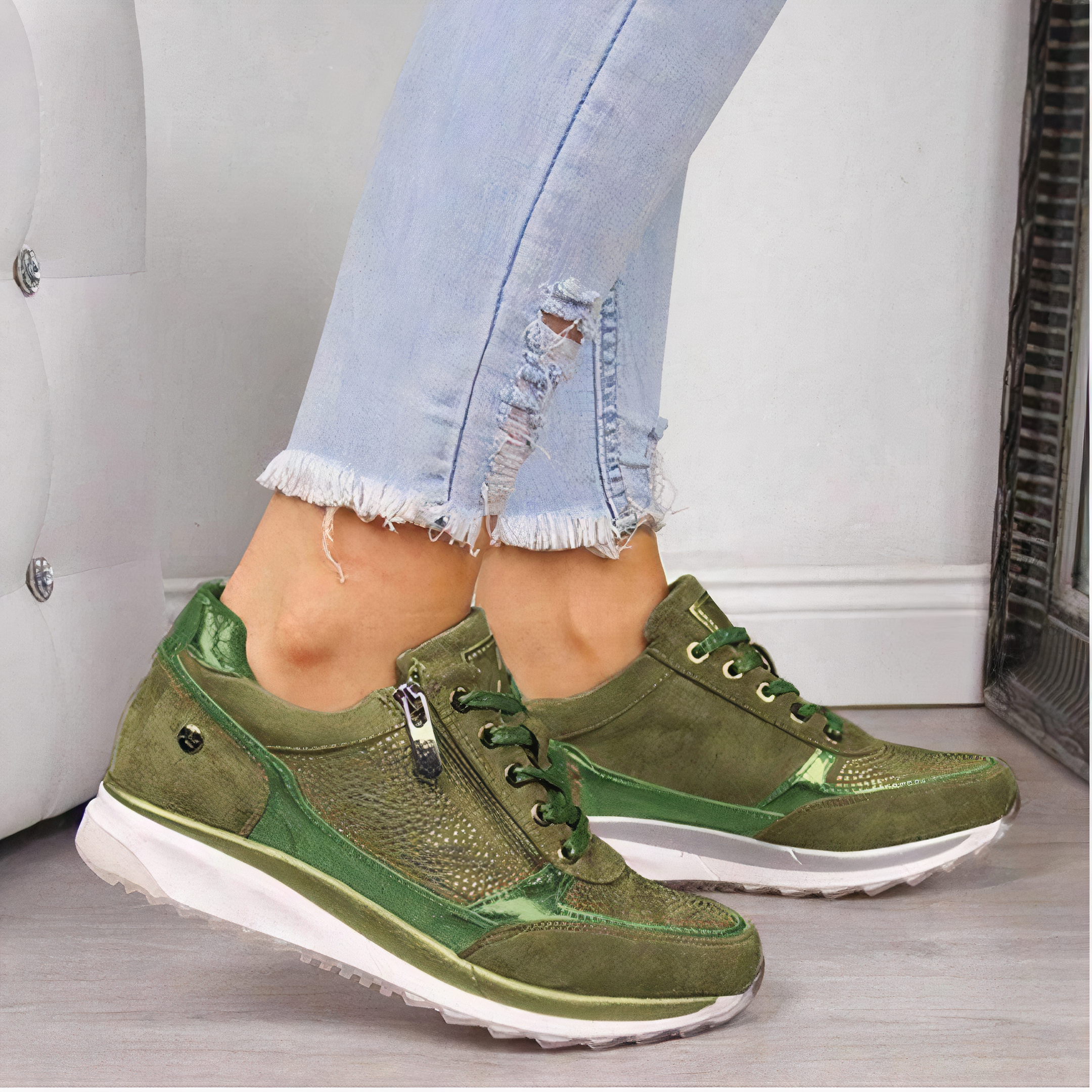 Ava - Stylish Sneakers with Laces and Zipper