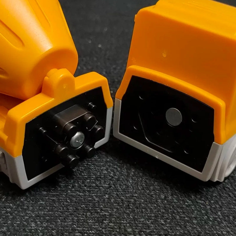 MagnaMix – Magnetický robot na hraní měnící tvary s vyměnitelnými designy vozidel