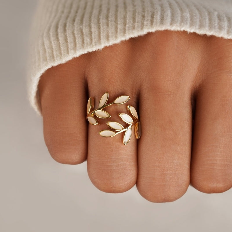 Elena – Bague réglable tendance avec délicat motif de branches et feuilles