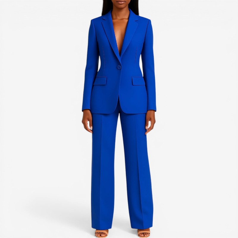 Completo da donna con blazer aderente e pantaloni su misura