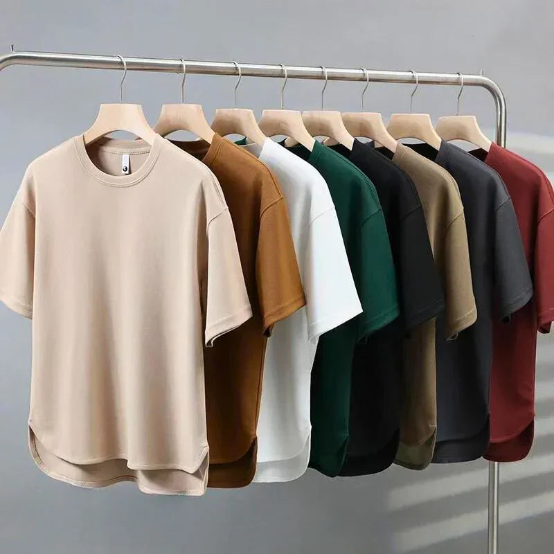 James - Casual two-piece set with relaxed fit t-shirt and shorts