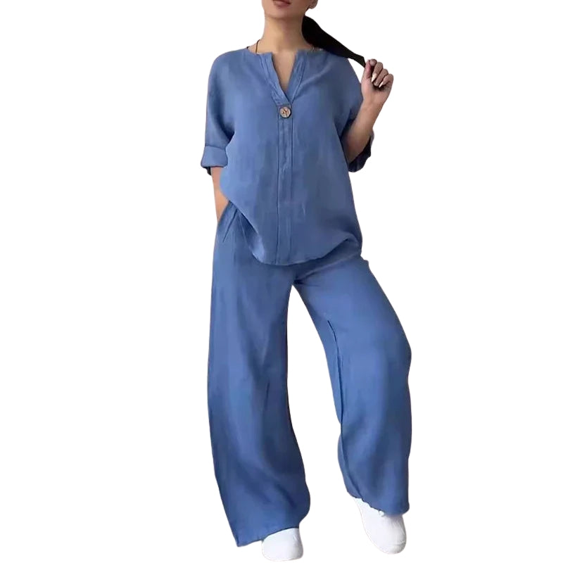 Liora – Loose Two-Piece Set with V-Neck Top and Wide-Leg Pants