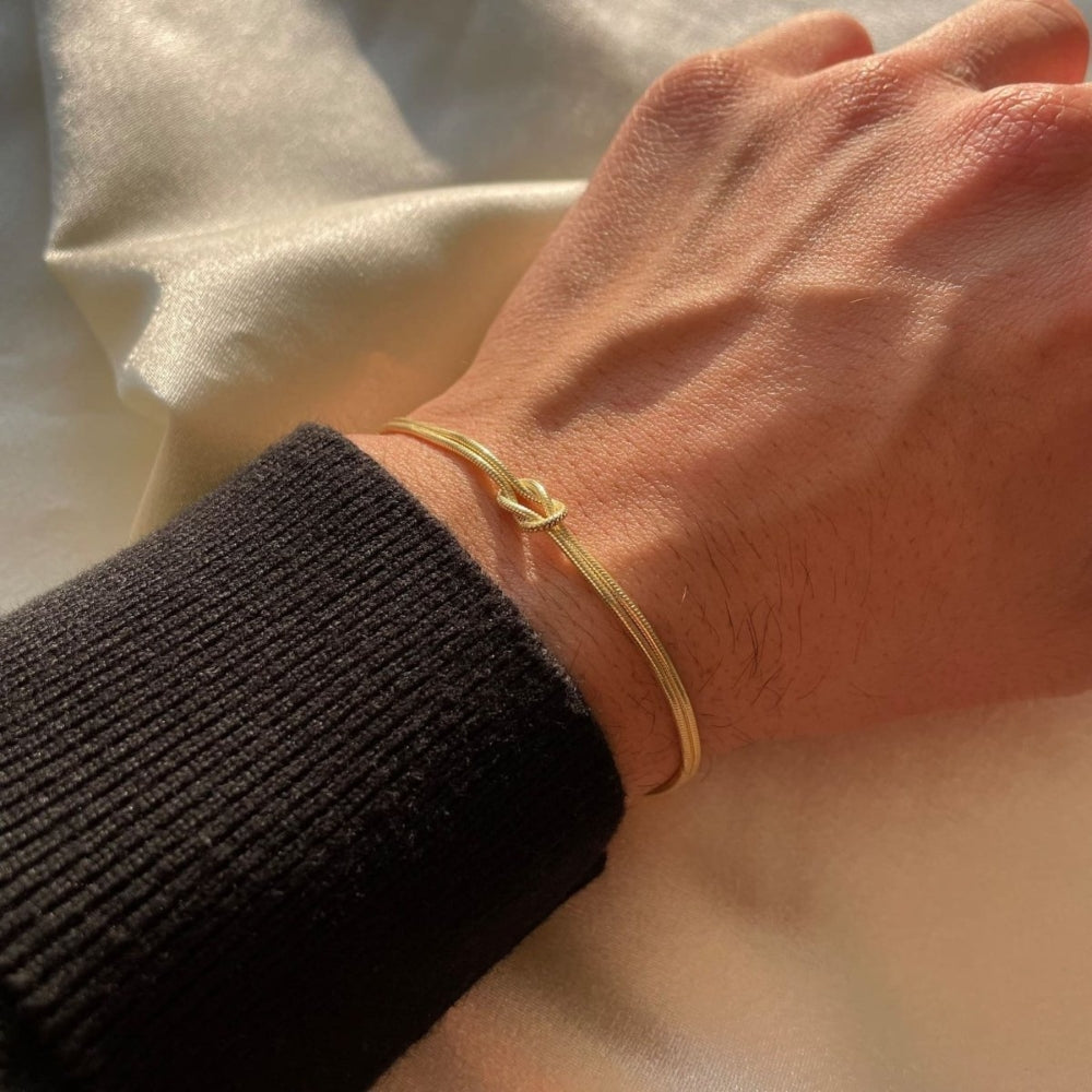 Emma – Stylový náramek inspirovaný láskou s nastavitelným střihem a minimalistickým designem