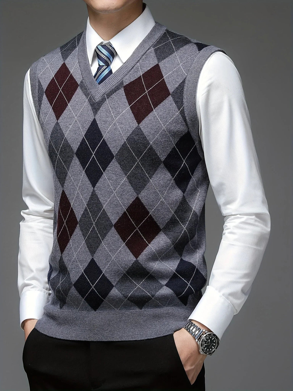 ArgyleVest – Sleeveless V-Neck Knit Pullover with Geometric Argyle Pattern