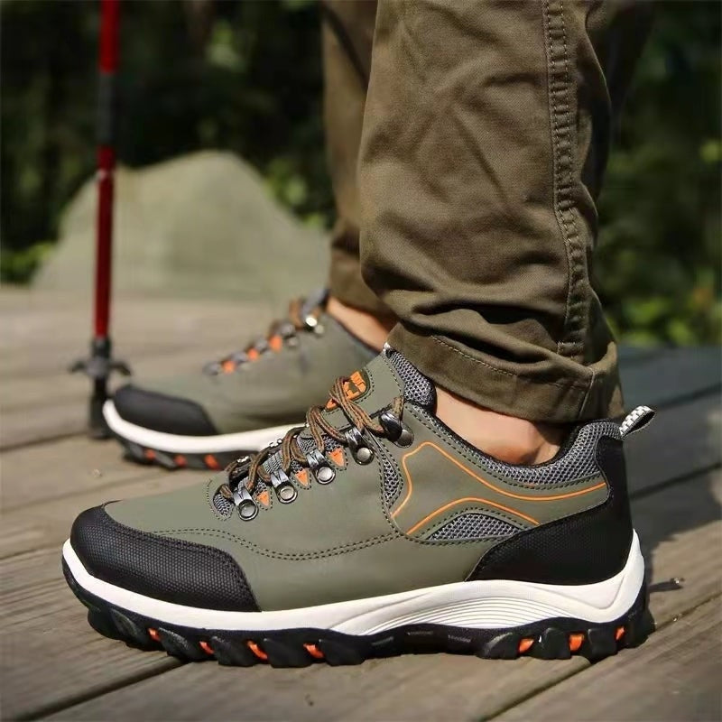 Max - Modern sneakers with lace-up closure