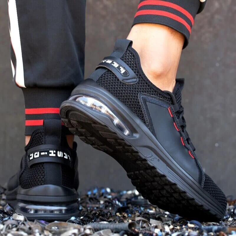 Jaxon – Modern safety shoes with breathable design and cushioned sole