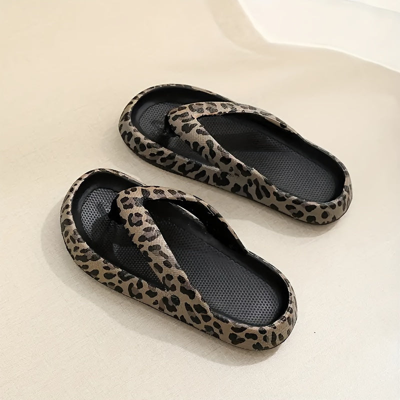 Dámské pantofle s leopardím vzorem a páskem přes prsty