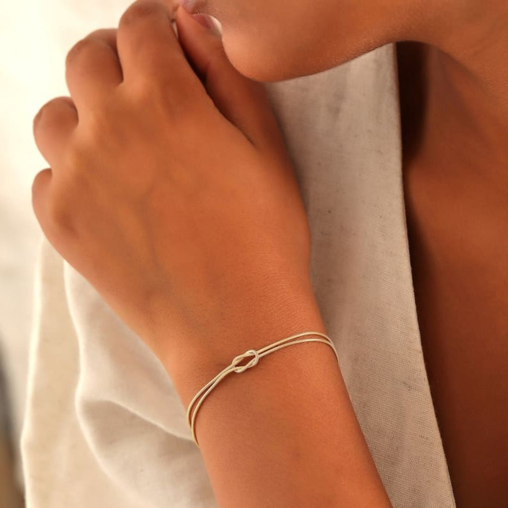Emma – Stylový náramek inspirovaný láskou s nastavitelným střihem a minimalistickým designem