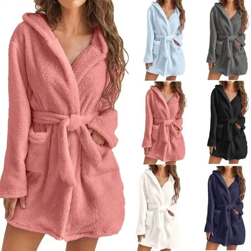 Lily - Stylish fleece bathrobe with long sleeves and side pockets