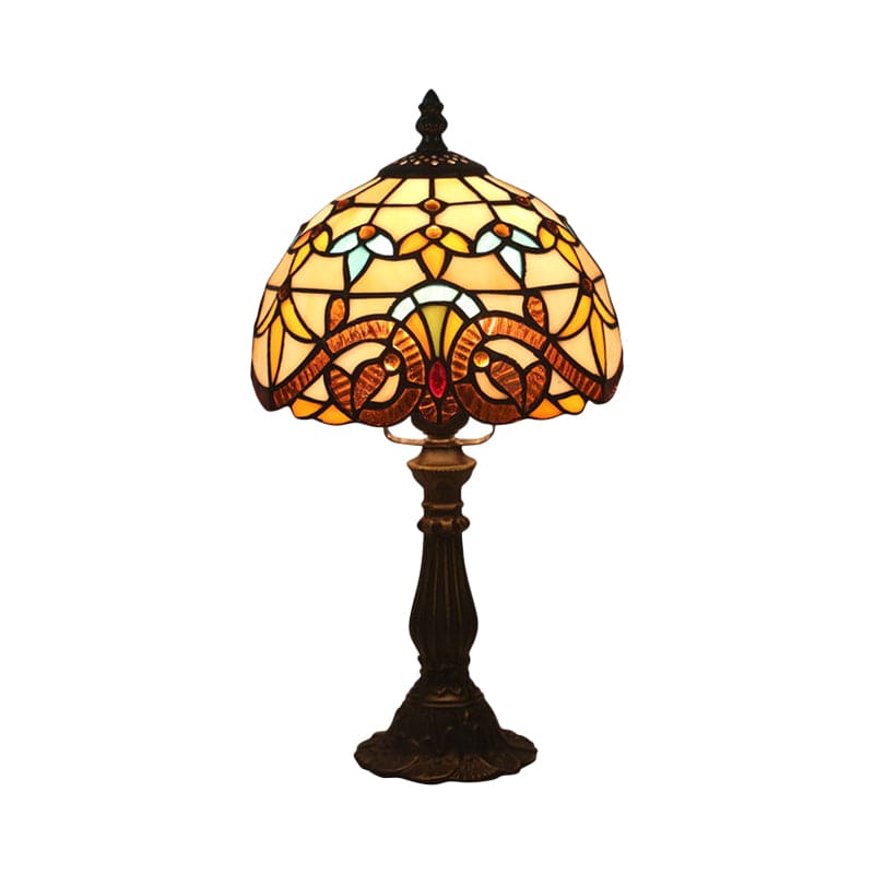 ArtisanGlow - Elegant Tiffany lamp with classic charm