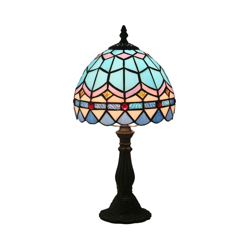 ArtisanGlow - Elegant Tiffany lamp with classic charm