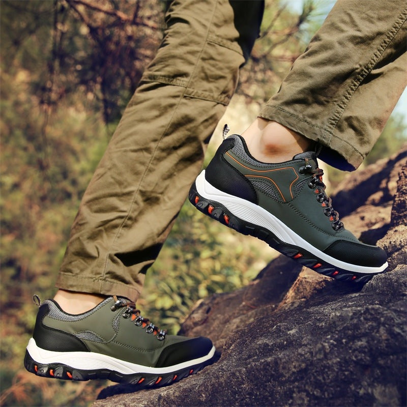 Max - Modern sneakers with lace-up closure