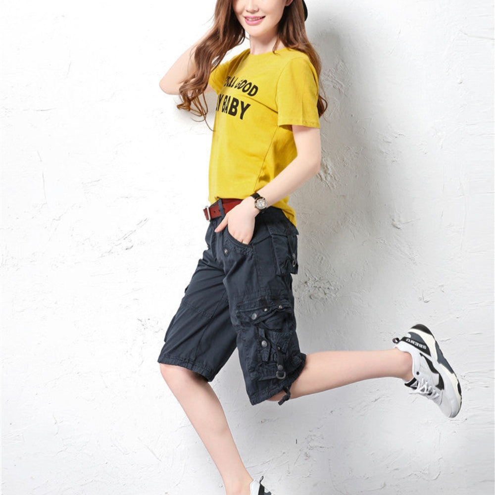 Alayna - Cargo shorts with mid-rise waist, button closure, and functional pockets