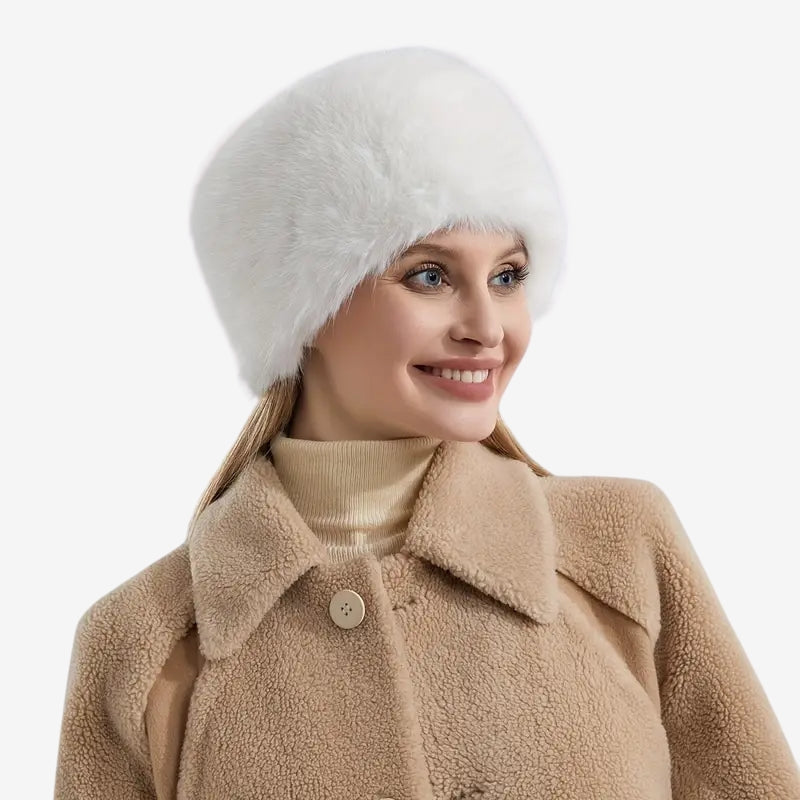 Evelyn - Fluffy hat with ear covering design