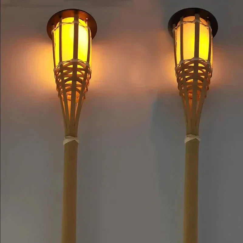 SunFlare – Zestaw 5 lamp słonecznych w stylu pochodni z efektem płomienia LED i odporną na warunki atmosferyczne konstrukcją