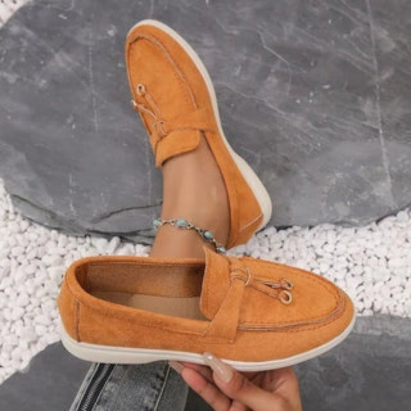 Tasha – Classic casual loafers with rounded front and neat decorative band