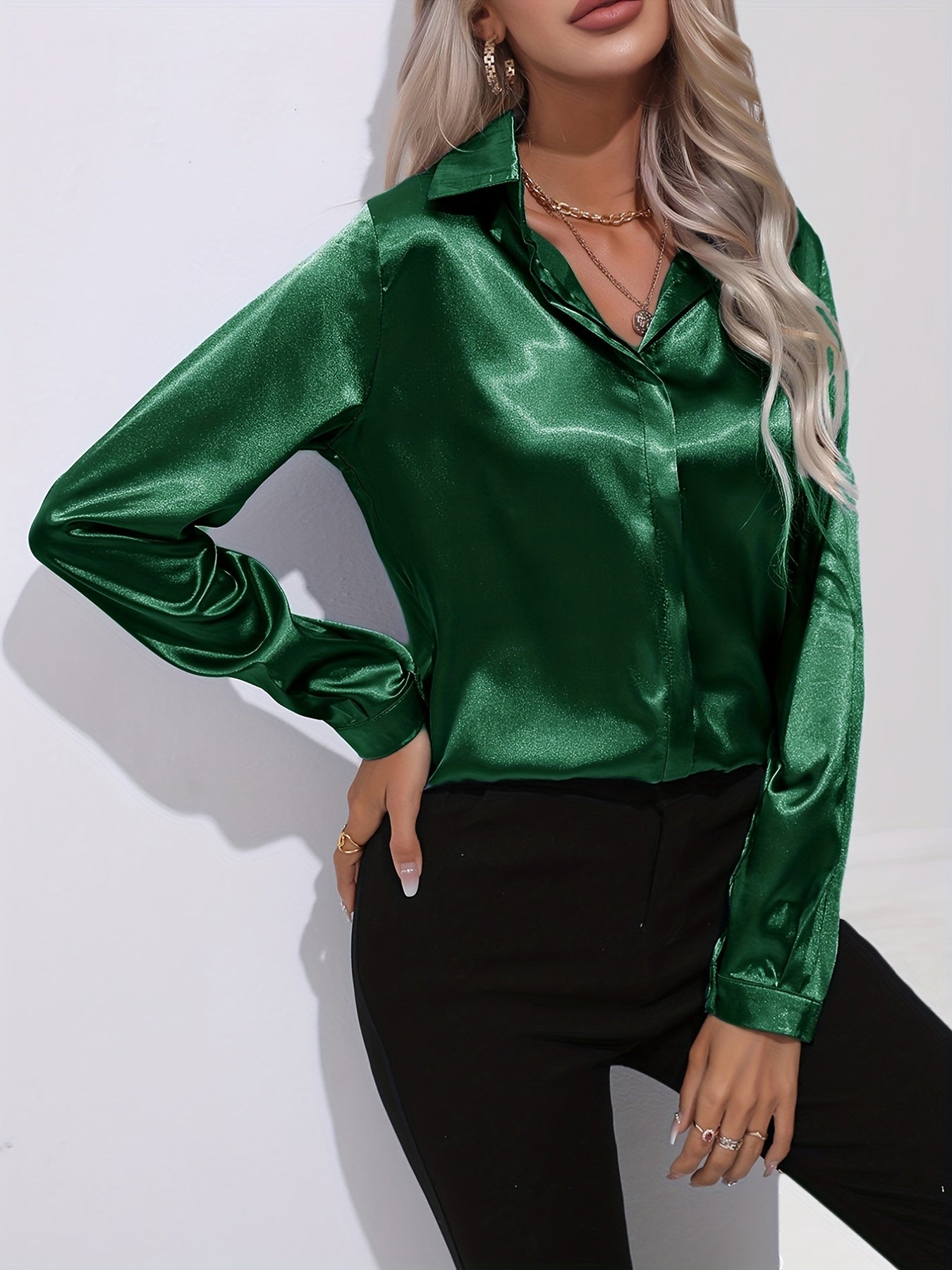 Leona - Camicetta casual in raso con lucentezza raffinata