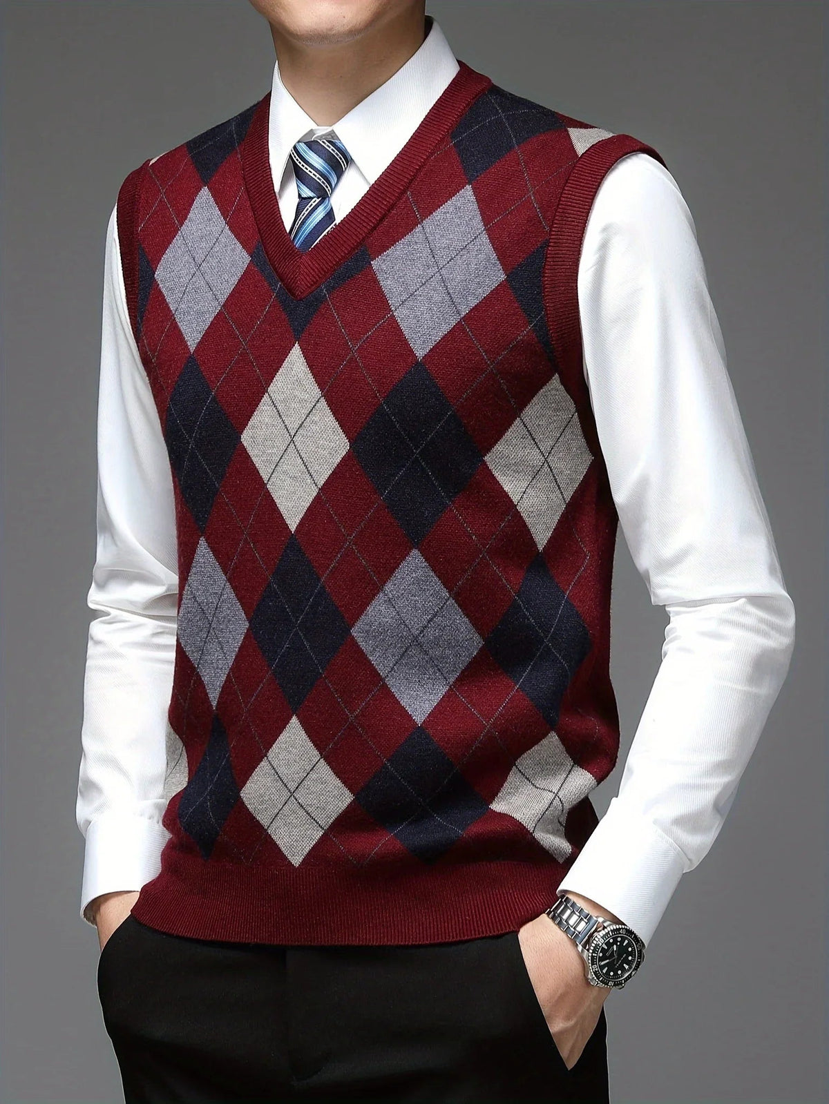 ArgyleVest – Sleeveless V-Neck Knit Pullover with Geometric Argyle Pattern