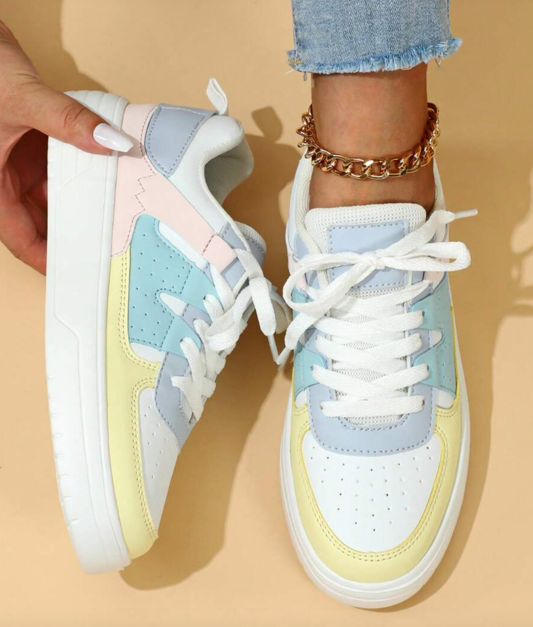 Valeen - Lightweight Sneakers with a Cute Pastel Palette