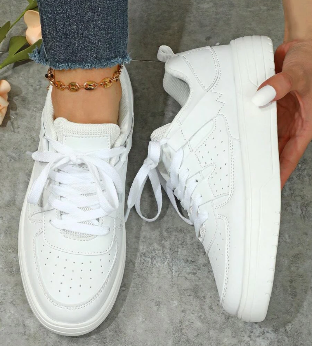 Valeen - Lightweight Sneakers with a Cute Pastel Palette