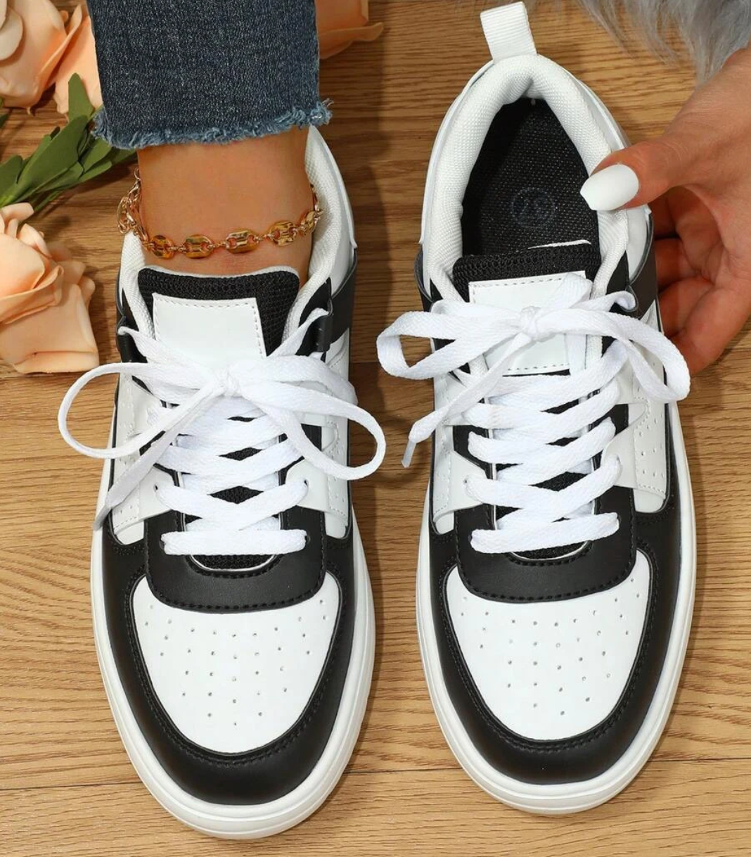 Valeen - Lightweight Sneakers with a Cute Pastel Palette