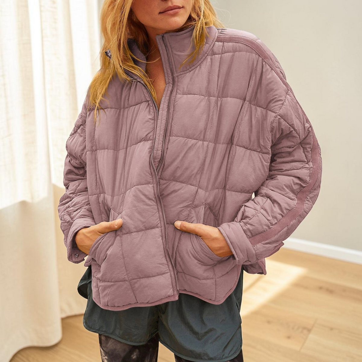 Collaris - Quilted Puffer Jacket with Loose Fit and High Collar