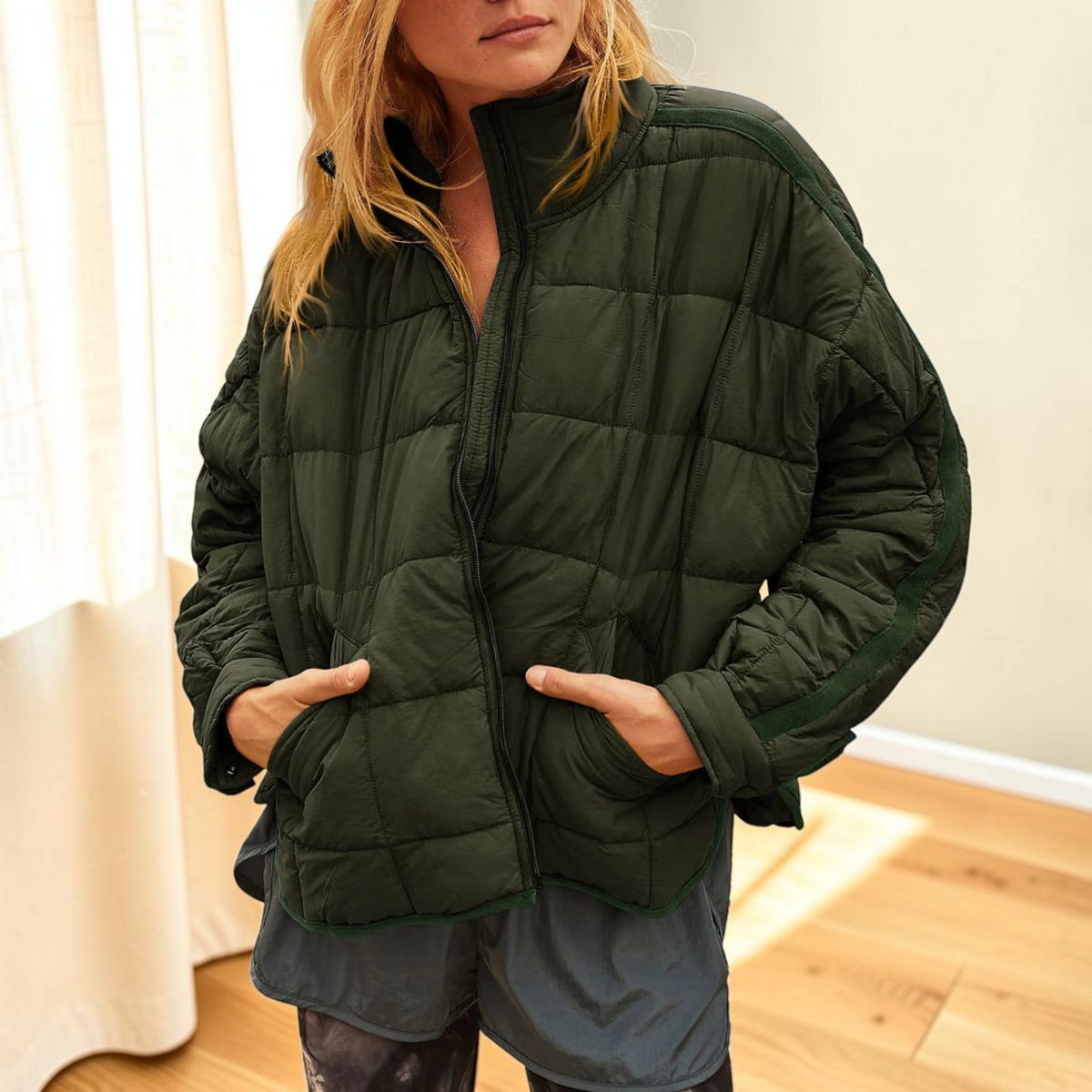 Collaris - Quilted Puffer Jacket with Loose Fit and High Collar