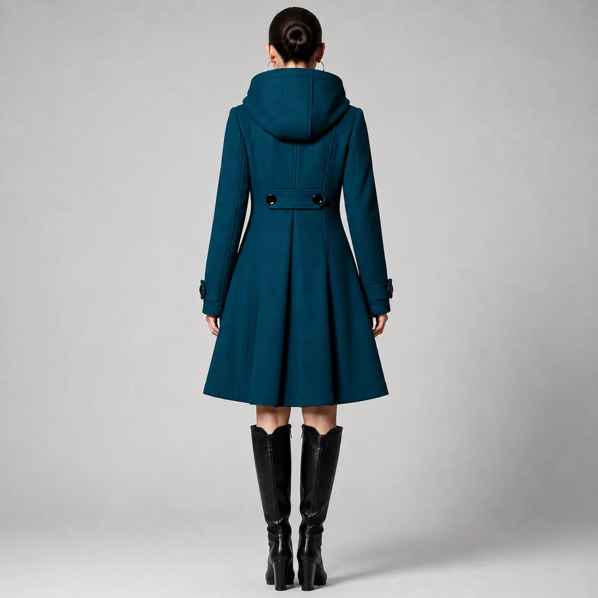 Zavrielle – Structured Hooded Coat with Defined Shoulders